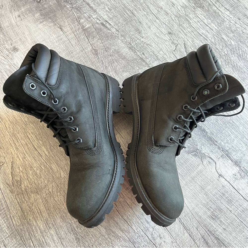 Timberland Classic Leather Boots Black Size 10 - Picture 3 of 15